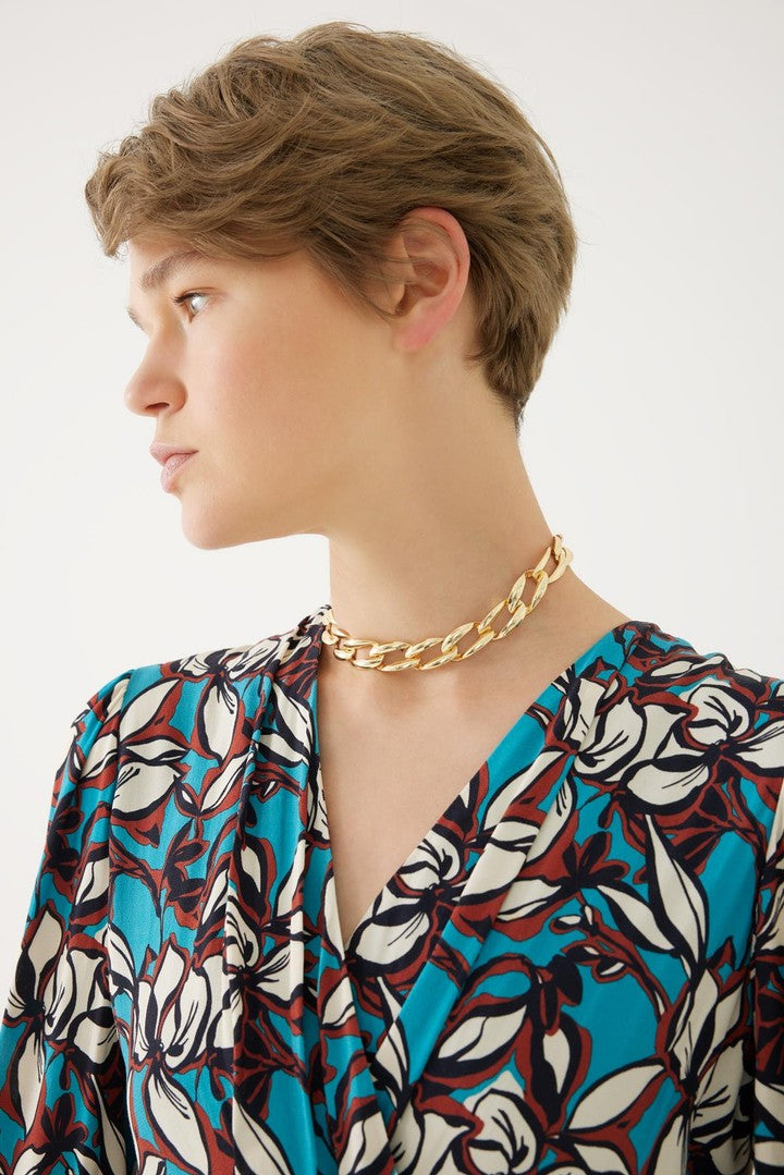 Çiçek Desenli Yırtmaçlı Elbise