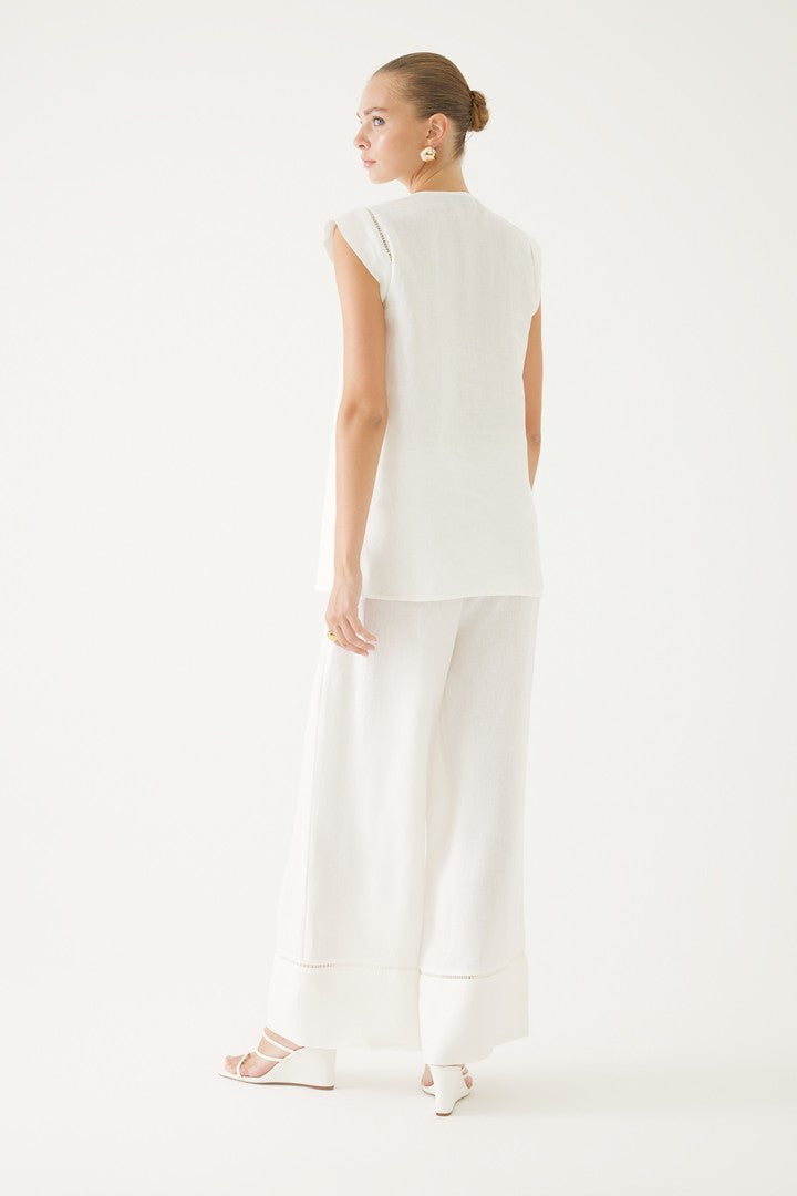 Çiçek İşlemeli Keten Gömlek