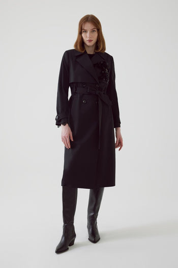 Bele Oturan Kuşaklı Elişili Pamuk Siyah Trençkot