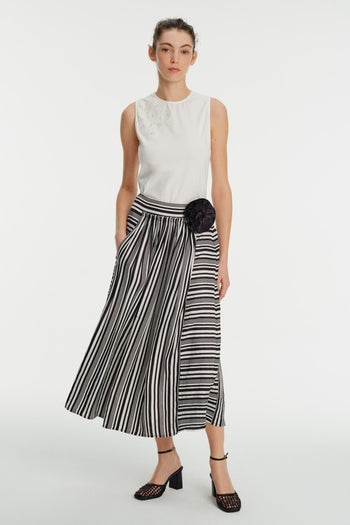 Kolsuz İşlemeli Organik Pamuk Örme Bluz