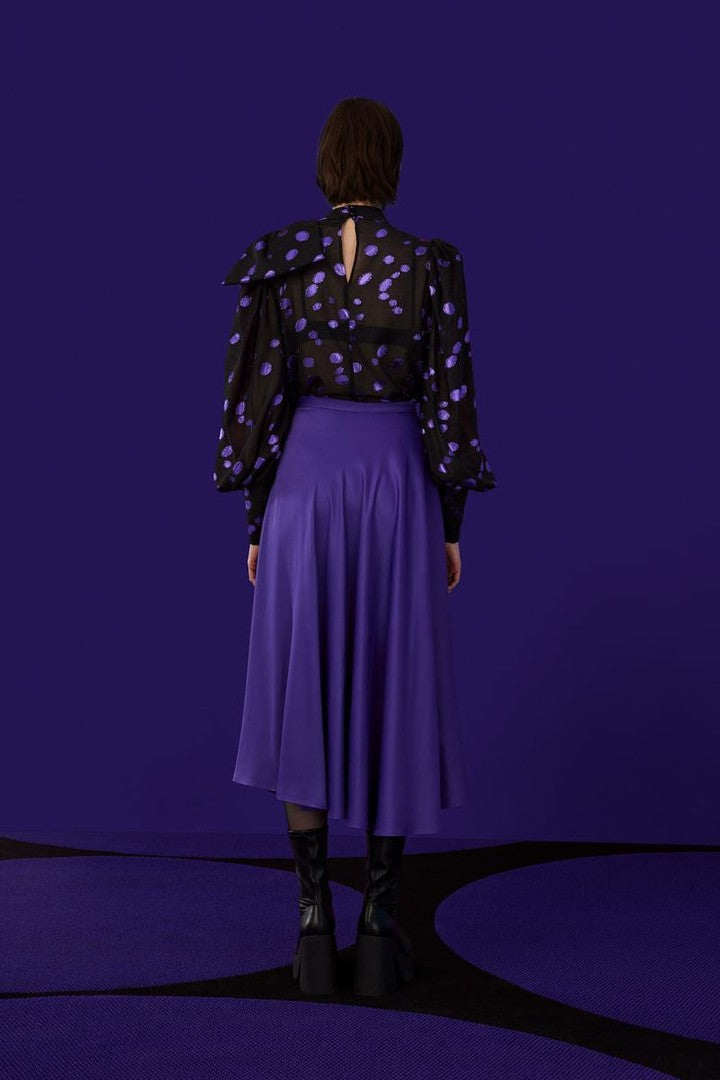 Yakası Çıkarılabilir Aksesuarlı Metalik Bluz