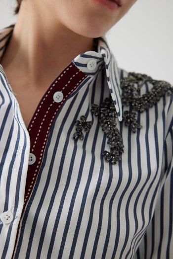 İşleme Detaylı Bele Oturan Slim fit Çizgili Gömlek