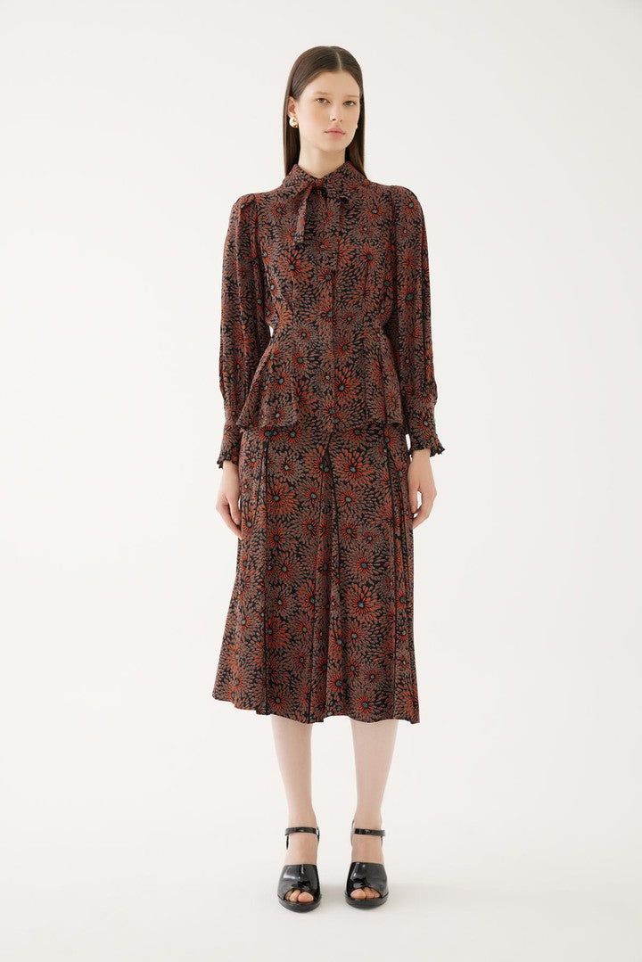 Yakası Bağlamalı Desenli Gömlek