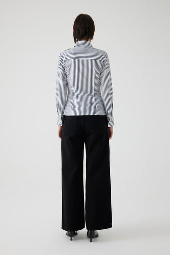 İşleme Detaylı Bele Oturan Slim fit Çizgili Gömlek