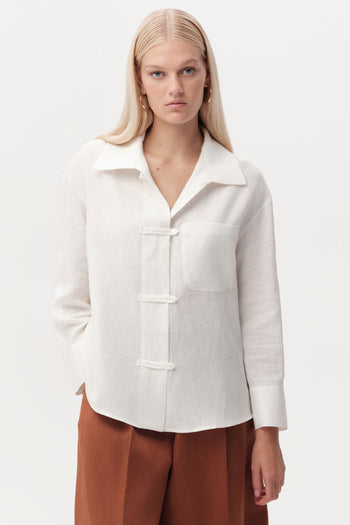 Uzun Kollu Cepli Düğmeli Keten Regular Beyaz Gömlek