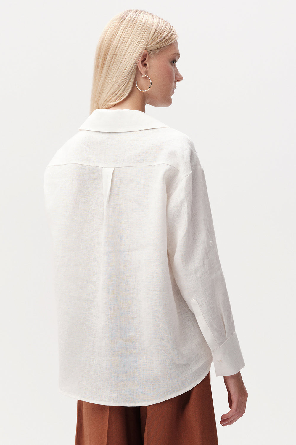 Uzun Kollu Cepli Düğmeli Keten Regular Beyaz Gömlek