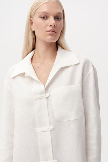 Uzun Kollu Cepli Düğmeli Keten Regular Beyaz Gömlek