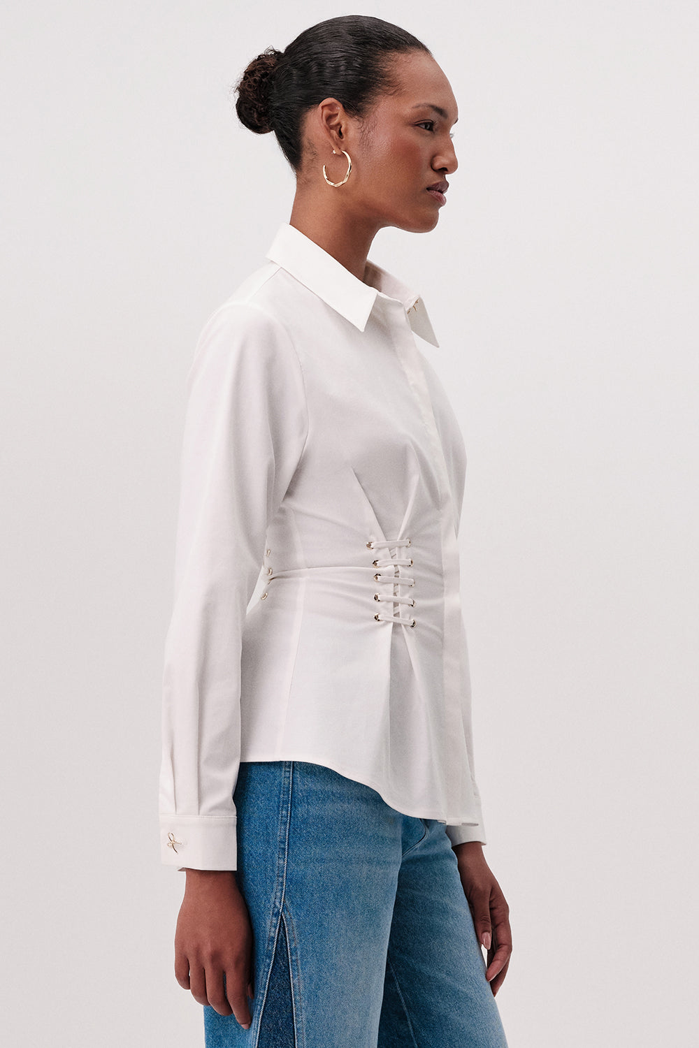 Gömlek Yaka Kuş Gözü Detaylı Bele Oturan Regular Beyaz Gömlek