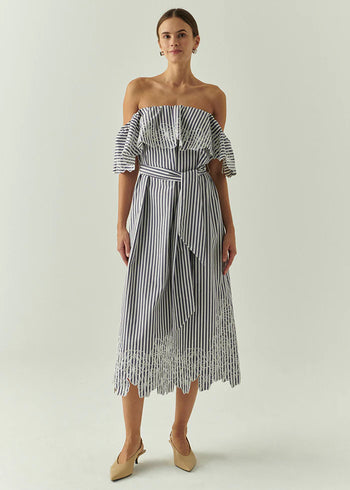 İşleme Detaylı Çizgili Omzu Açık Fırfırlı Midi Elbise